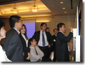 С������